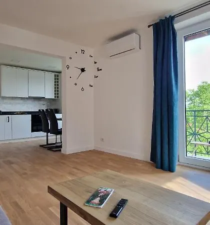 Central Apartment With City View-3